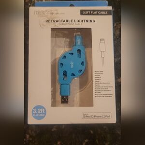 Blue Retractable 3.2ft Charge/Sync Cable for iPhone/iPad